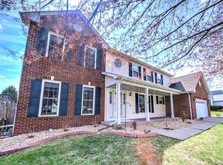 221 W Deer Creek Rd, O'Fallon, IL 62269