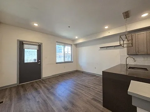 417 W Berks St #1 — Photo 4