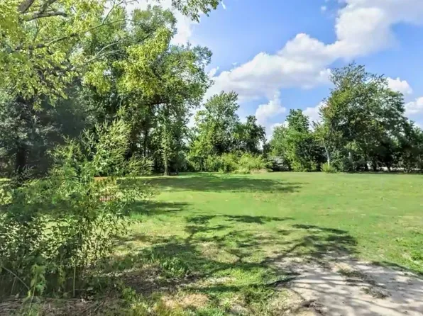 803 W Archer Rd, Baytown, TX 77521