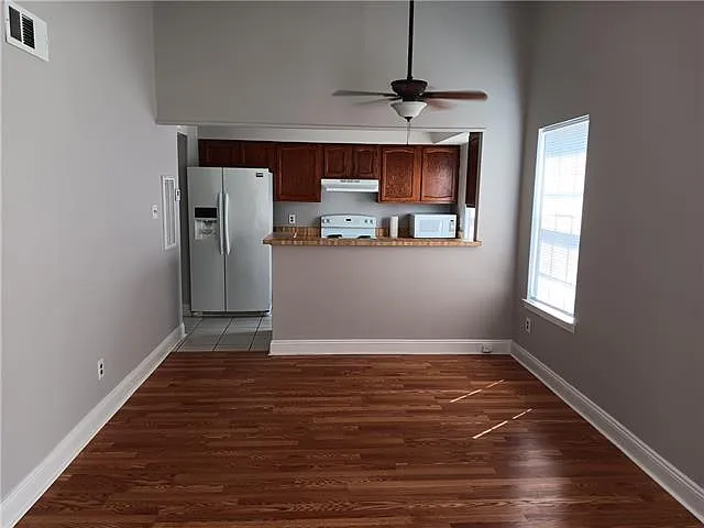 Building Photo - 2912 Manhattan Blvd #132