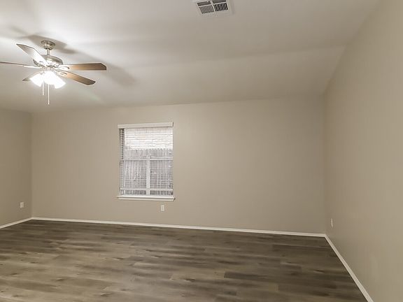 5th image of 2626 Bradley Ln