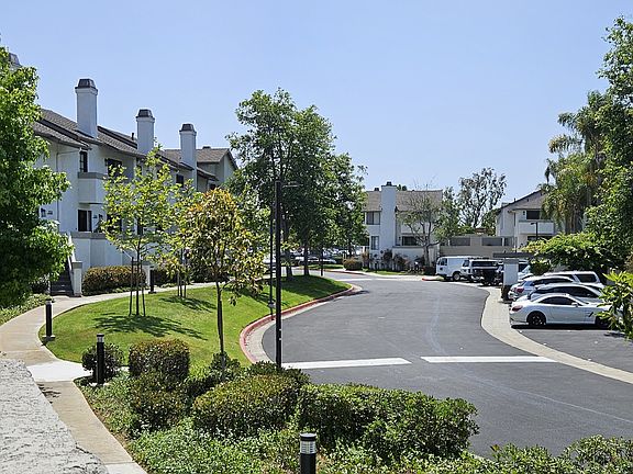 2nd image of 406 Harbor Woods Pl