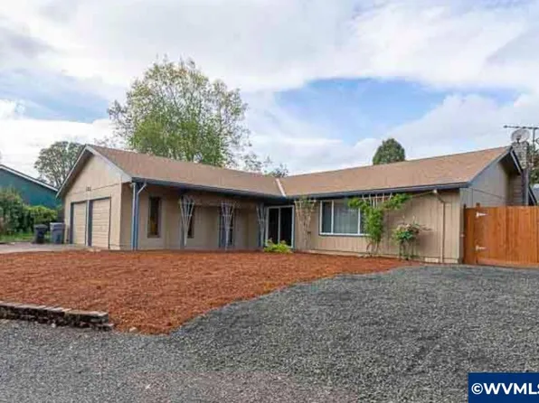 623 SW River Dr, Dallas, OR 97338