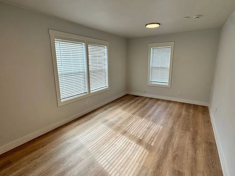 191-Hazel Ave — Photo 16