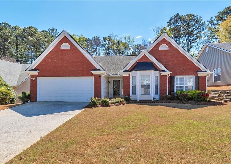 1st image of 466 Suwanee East Dr