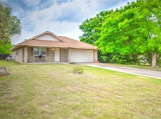 416 Bentwood Dr, Leander, TX 78641