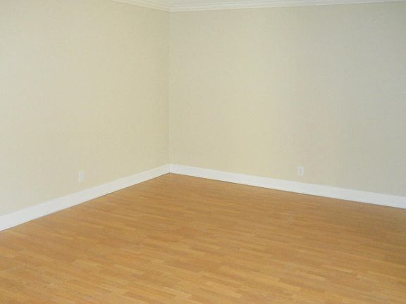 4th image of 3113 San Fernando Dr #31-C