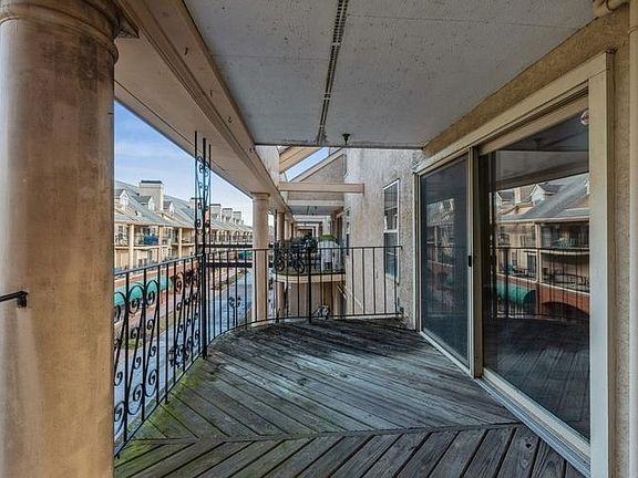 balcony