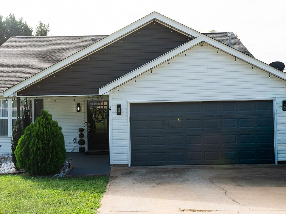 1st image of 4 Dill Creek Ct