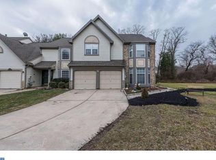 13 Langcliffe Ct, Mount Laurel, NJ 08054