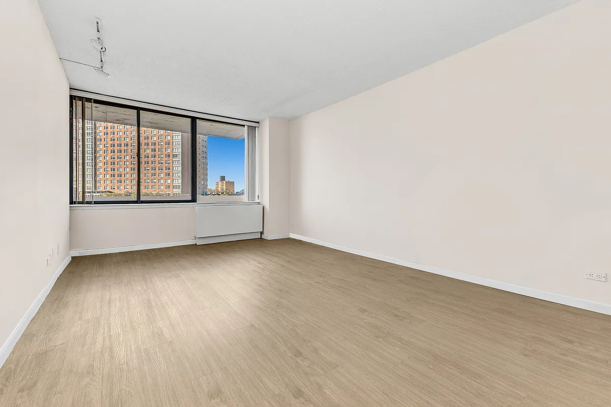 62-54 97th Place — Photo 3