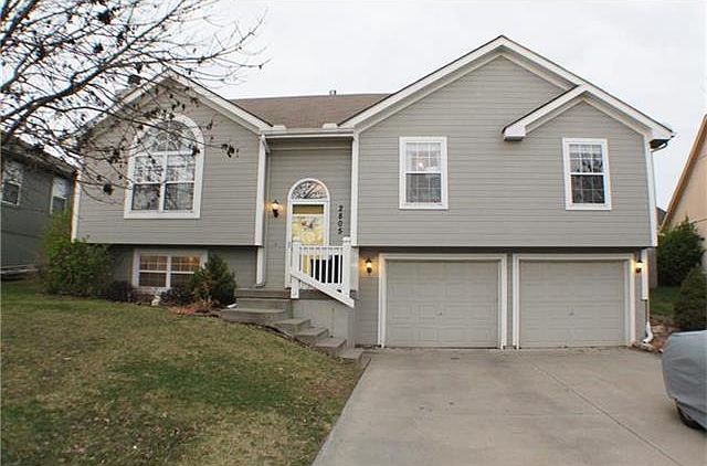 1st image of 2805 NE Weston Cir