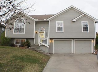 2805 NE Weston Cir, Blue Springs, MO 64014