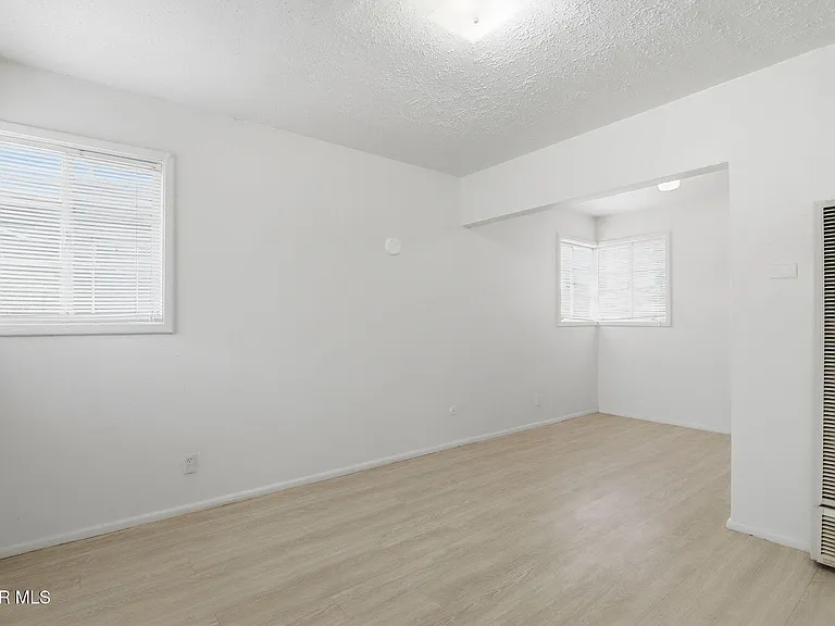 3912 Kemp Ave #6 — Photo 3