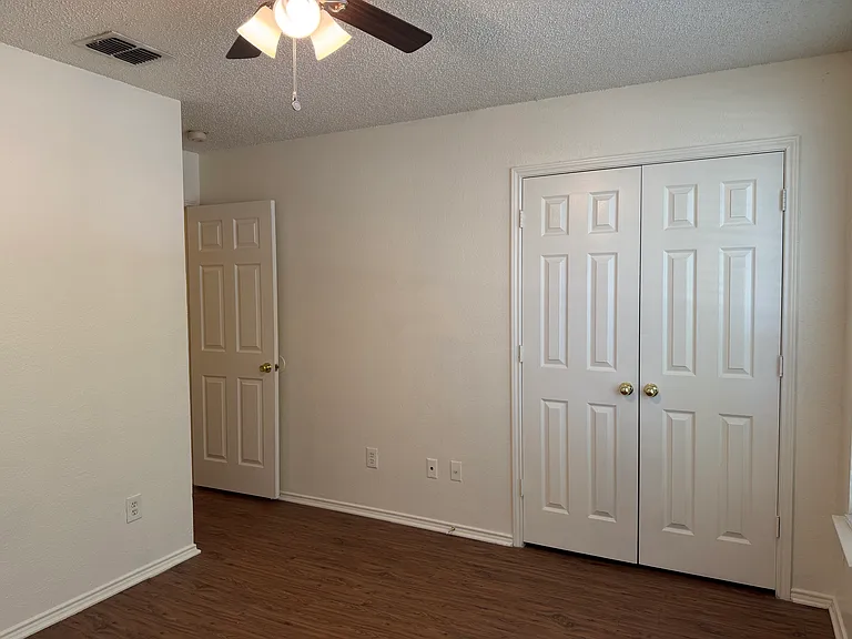 917 Dawson St — Photo 12