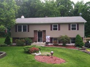14 Amherst Ln, Wappingers Falls, NY 12590