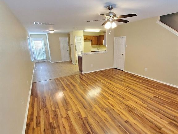 5th image of 1710 Sandhills Dr