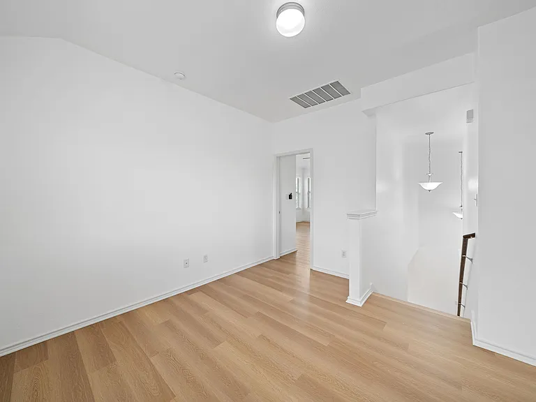 1026 Chad Loop — Photo 18