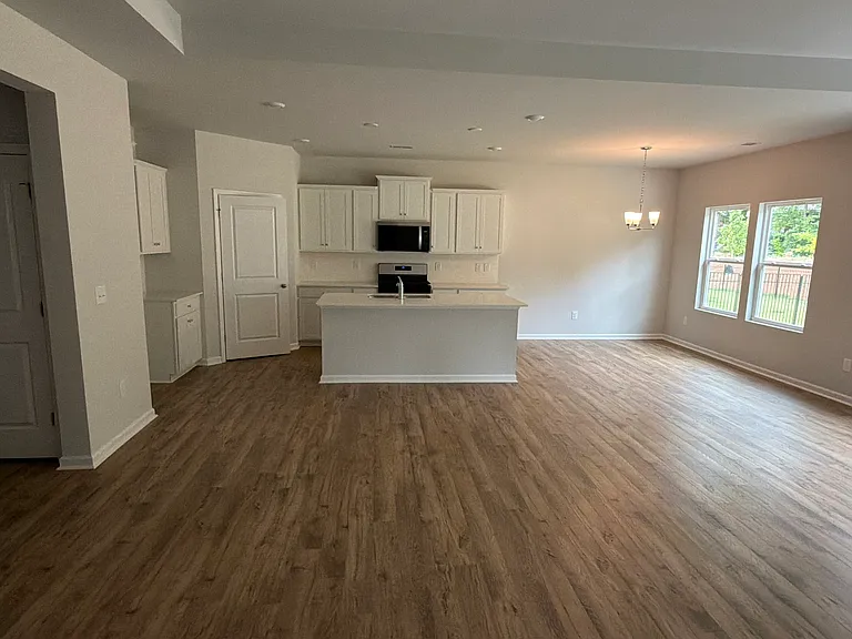 7024 Barbara Jean Ln — Photo 5
