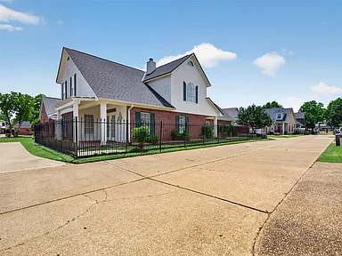 NEIGHBORHOOD｜11SS Acre/ C-JKT（L） Sicklerville Homes For Sale- 31 Village Green Ln Just listed in