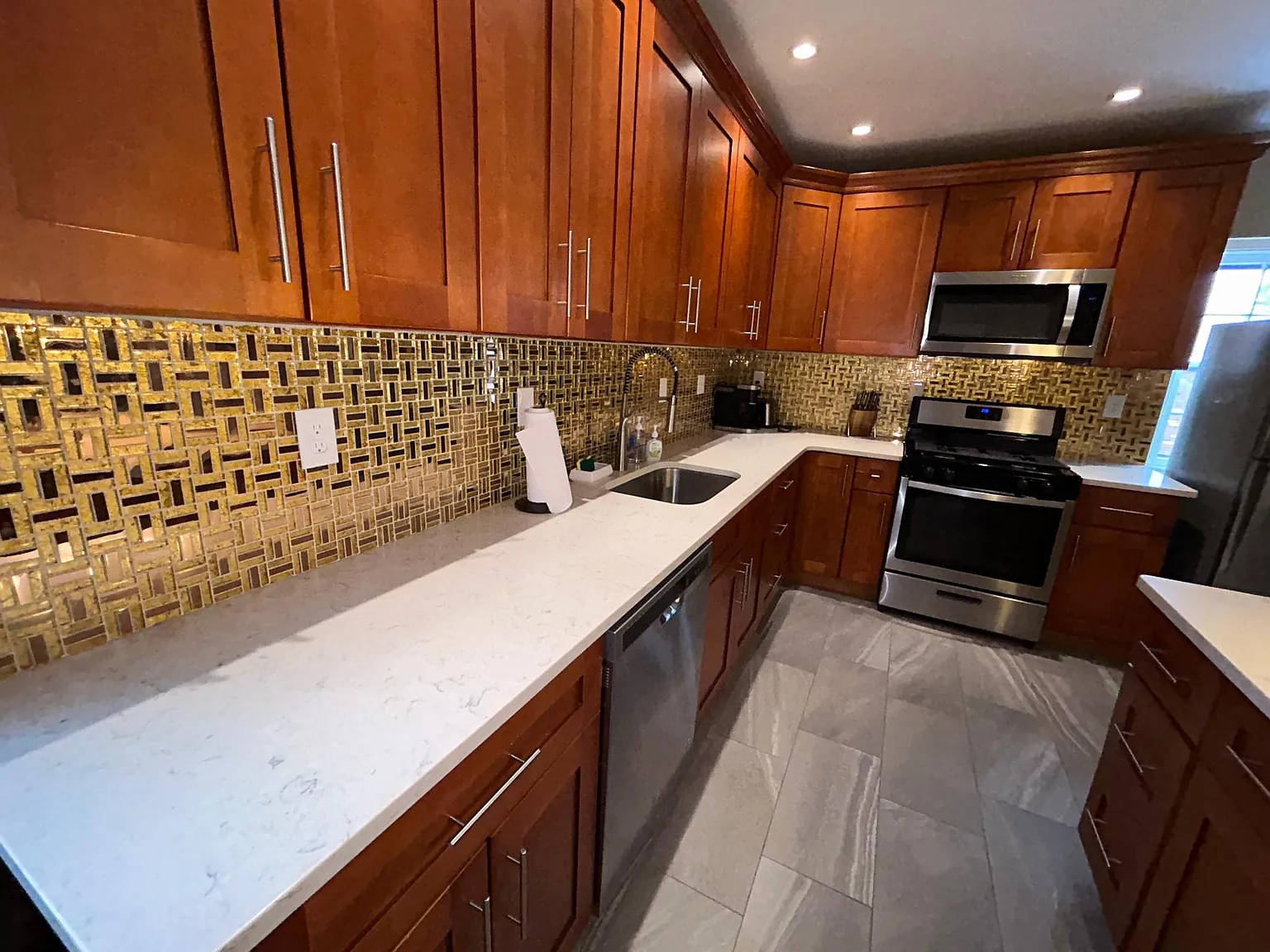 2 bed, 1350 sqft, $2,650 — Photo 3