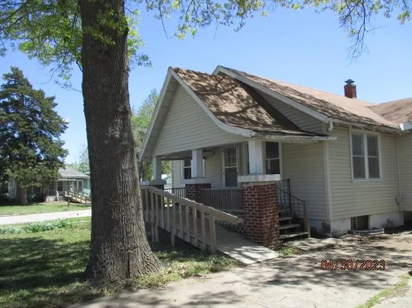 521 E River St, Eureka, KS 67045