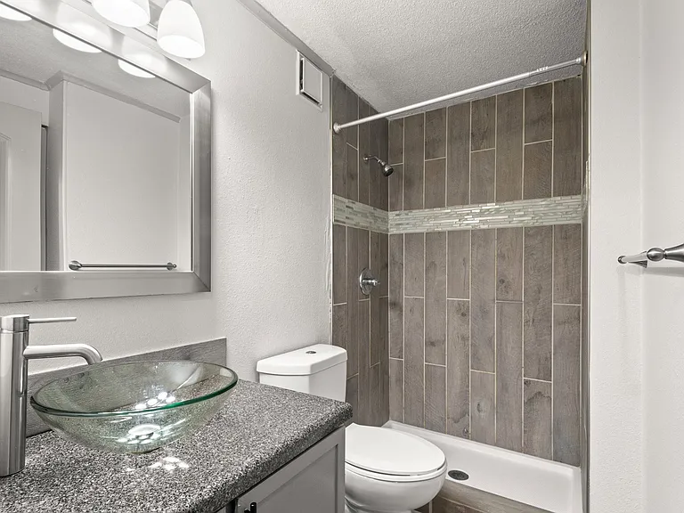 Retreat at Indian Lake - Bathroom