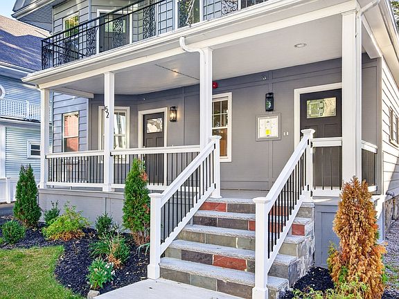 3rd image of 152 Washington St