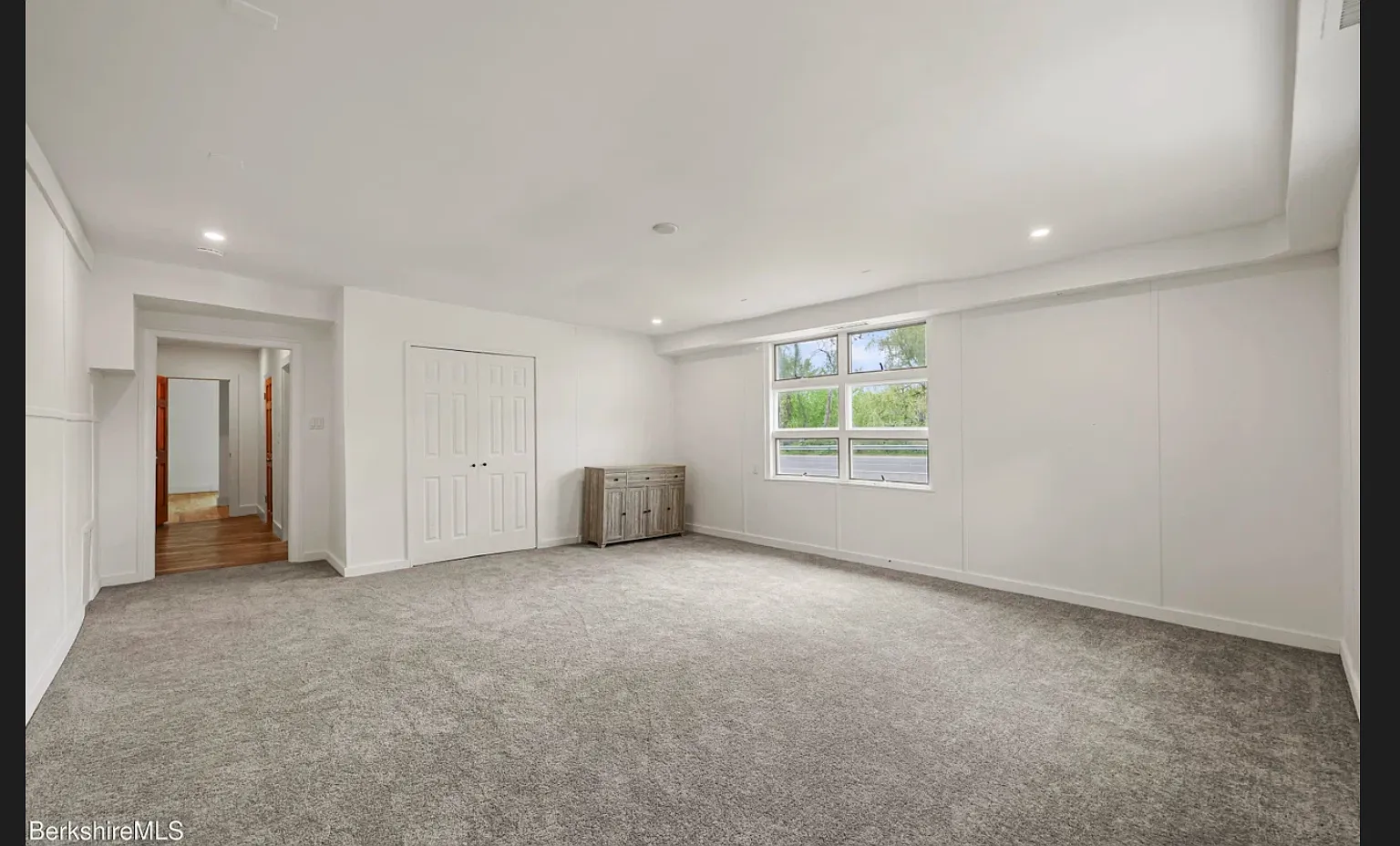 1 bed, 800 sqft, $1,950 — Photo 2