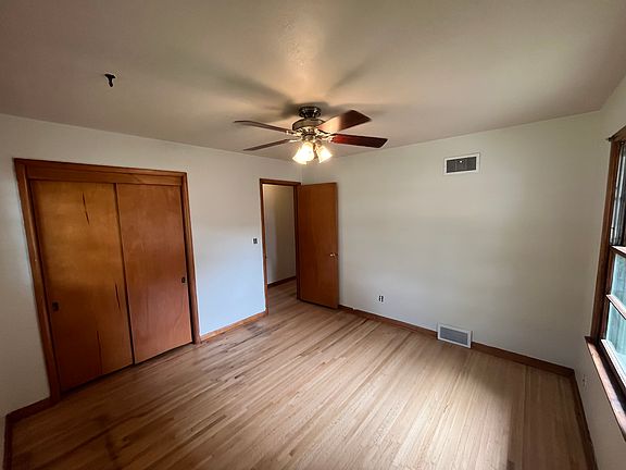 3rd image of 524 S Georgie Ave