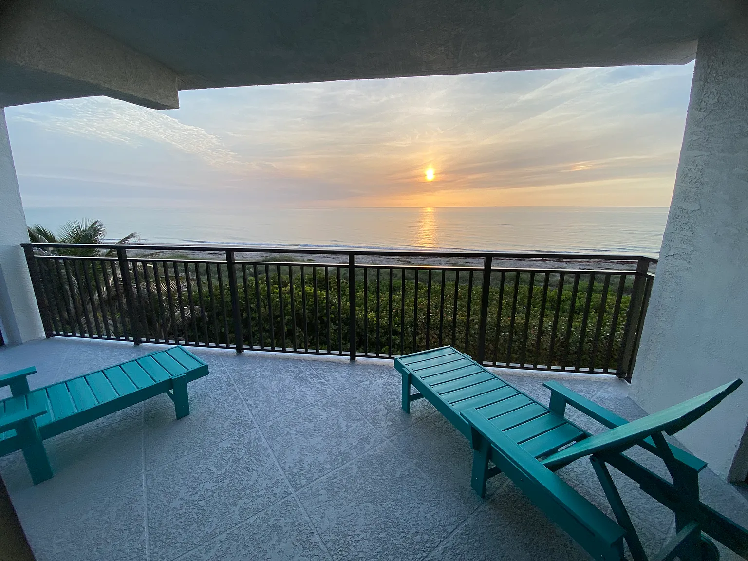 1010002 S Ocean Dr — Photo 1