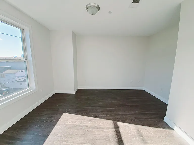 Polk Place — Photo 10