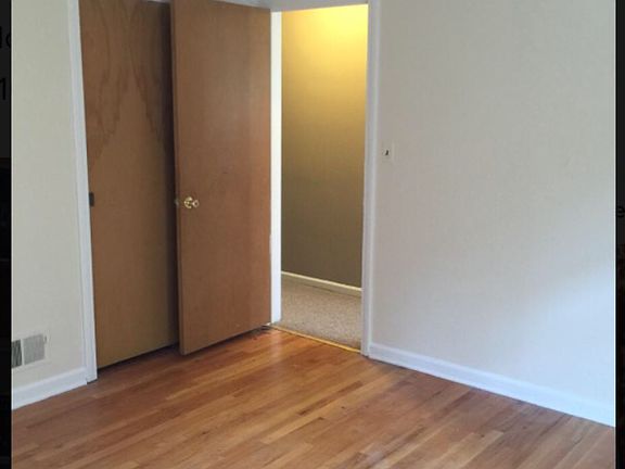 5th image of 2834 W Berwyn Ave APT 2E