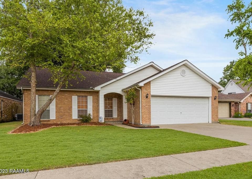 1st image of 104 Babbling Brook Dr