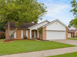 104 Babbling Brook Dr, Lafayette, LA 70506