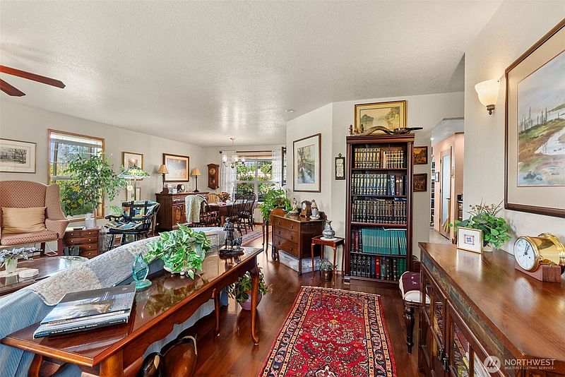 4th image of 1192 Emerson Lane