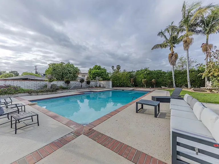 1209 Midwickhill Dr — Photo 39