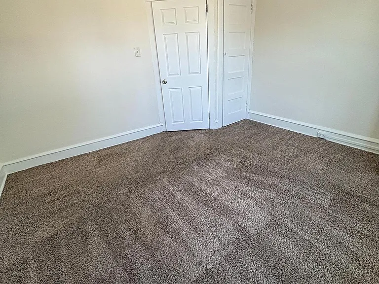 917 Koehler St — Photo 13