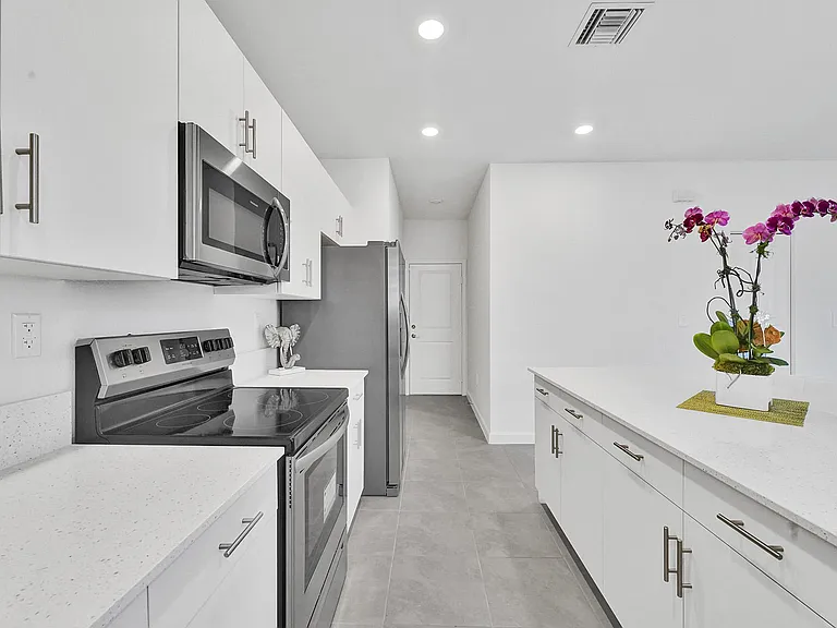 11904 SW 240th St — Photo 6
