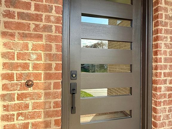 4th image of 2206 Hickory Crest Ln