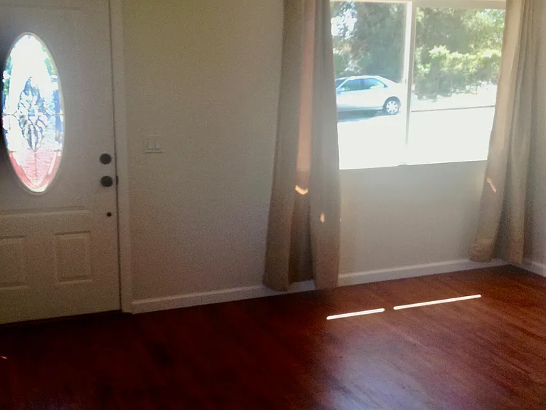 932 N Milpas St #A — Photo 10