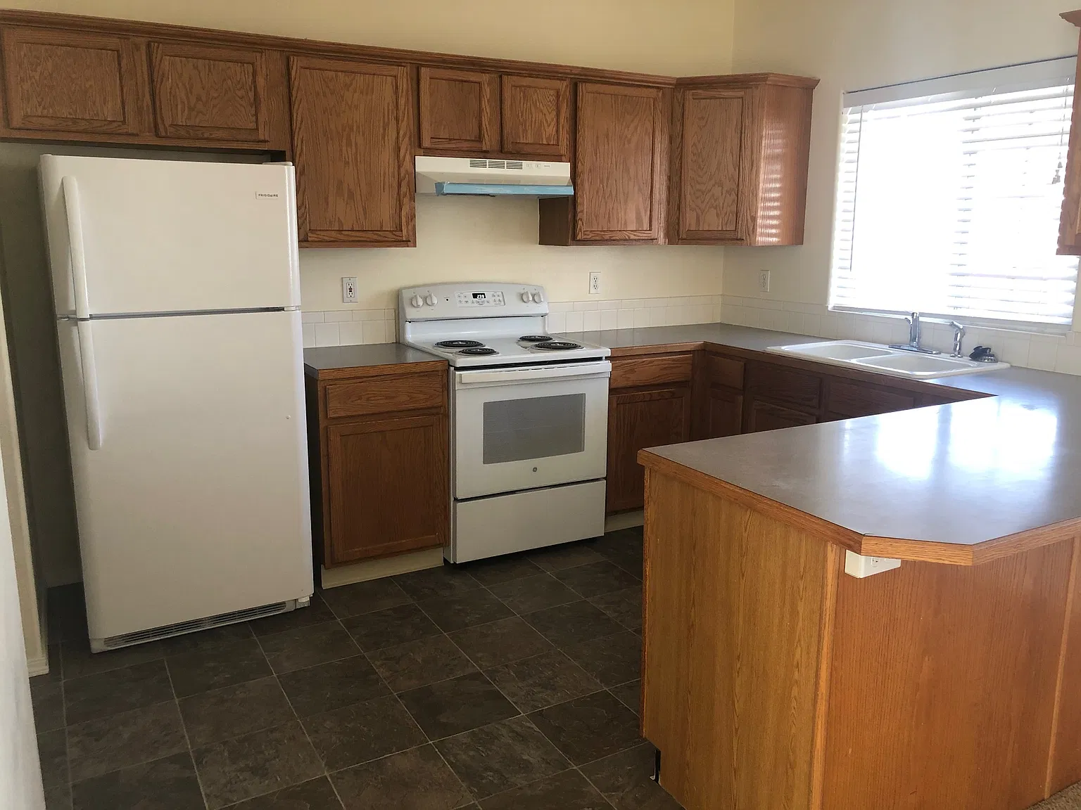 785 Willow Dr - - — Photo 1
