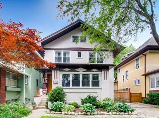 1504 W Juneway Ter, Chicago, IL 60626