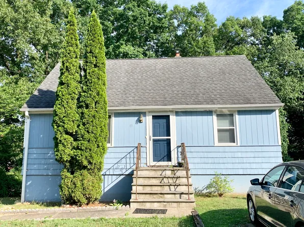135 Rainbow Road, Bridgeport, CT 06606