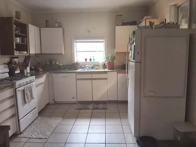 1032 Curran St NW — Photo 17