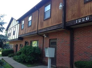1226 Schweitzer Rd APT 102, McKeesport, PA 15135