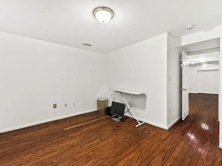 6139 Donival Sq — Photo 38