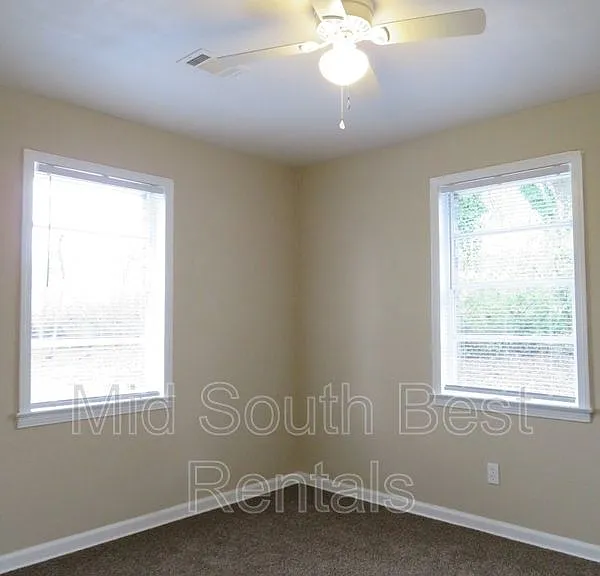 2450 Dwight Rd — Photo 4