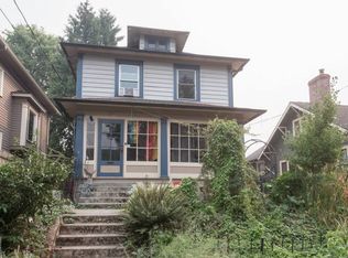 2034 NE Davis St, Portland, OR 97232