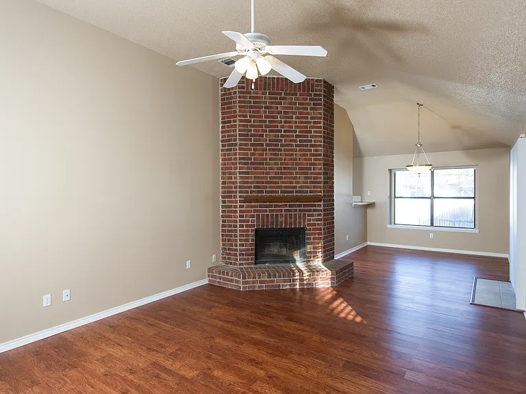 1309 Spring St — Photo 2